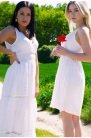 Krótka sukienka wiązany dekolt biała